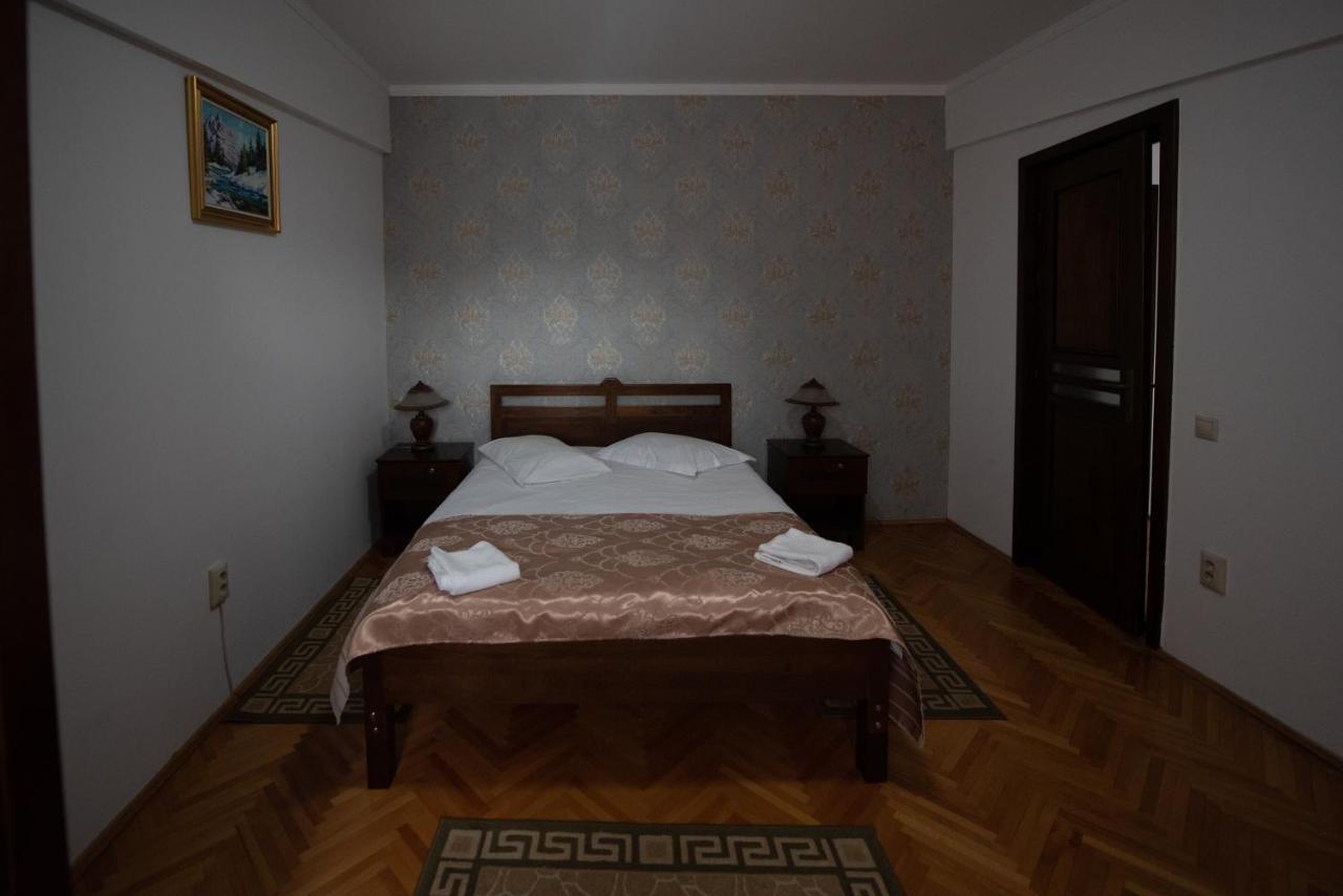 Pension Arena Cluj-Napoca Esterno foto