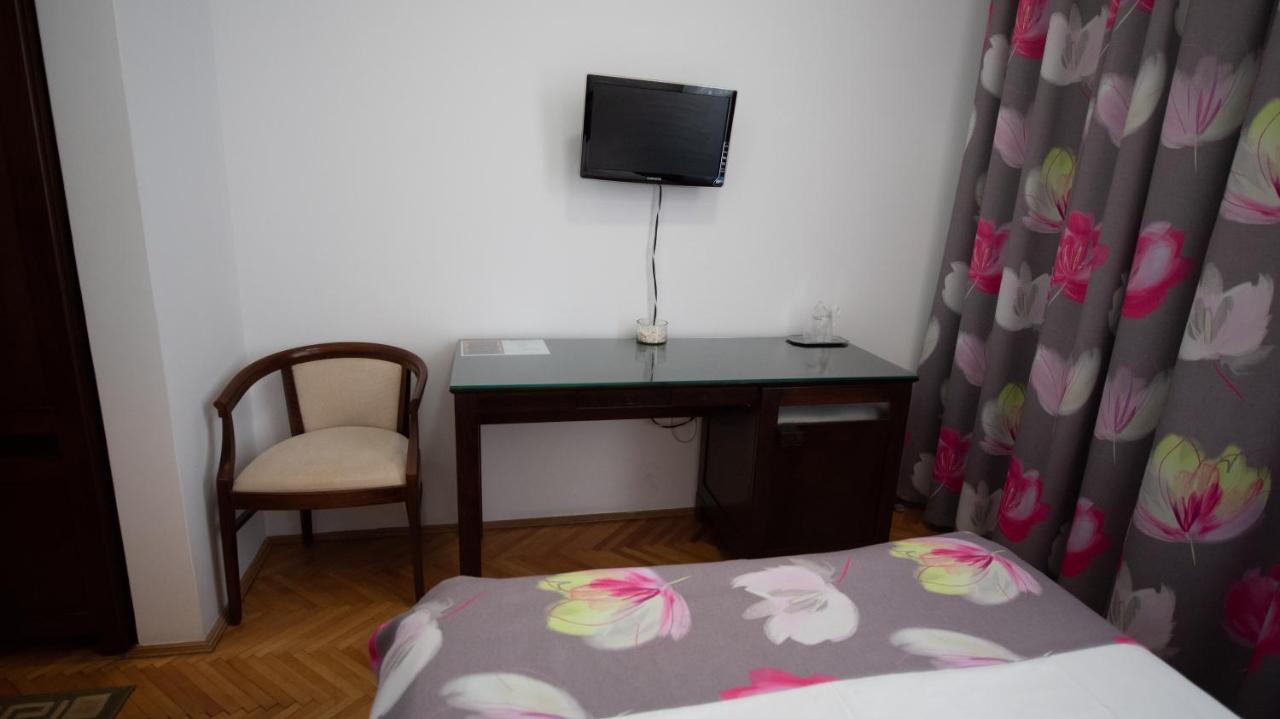 Pension Arena Cluj-Napoca Esterno foto