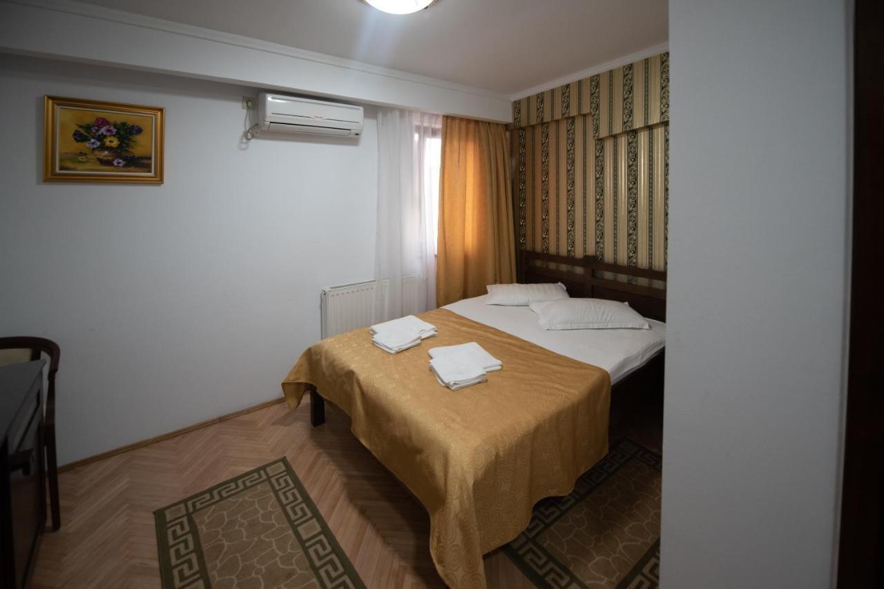 Pension Arena Cluj-Napoca Esterno foto