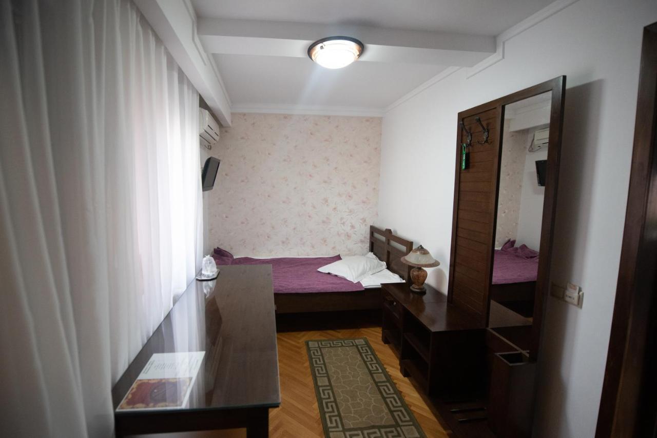 Pension Arena Cluj-Napoca Esterno foto