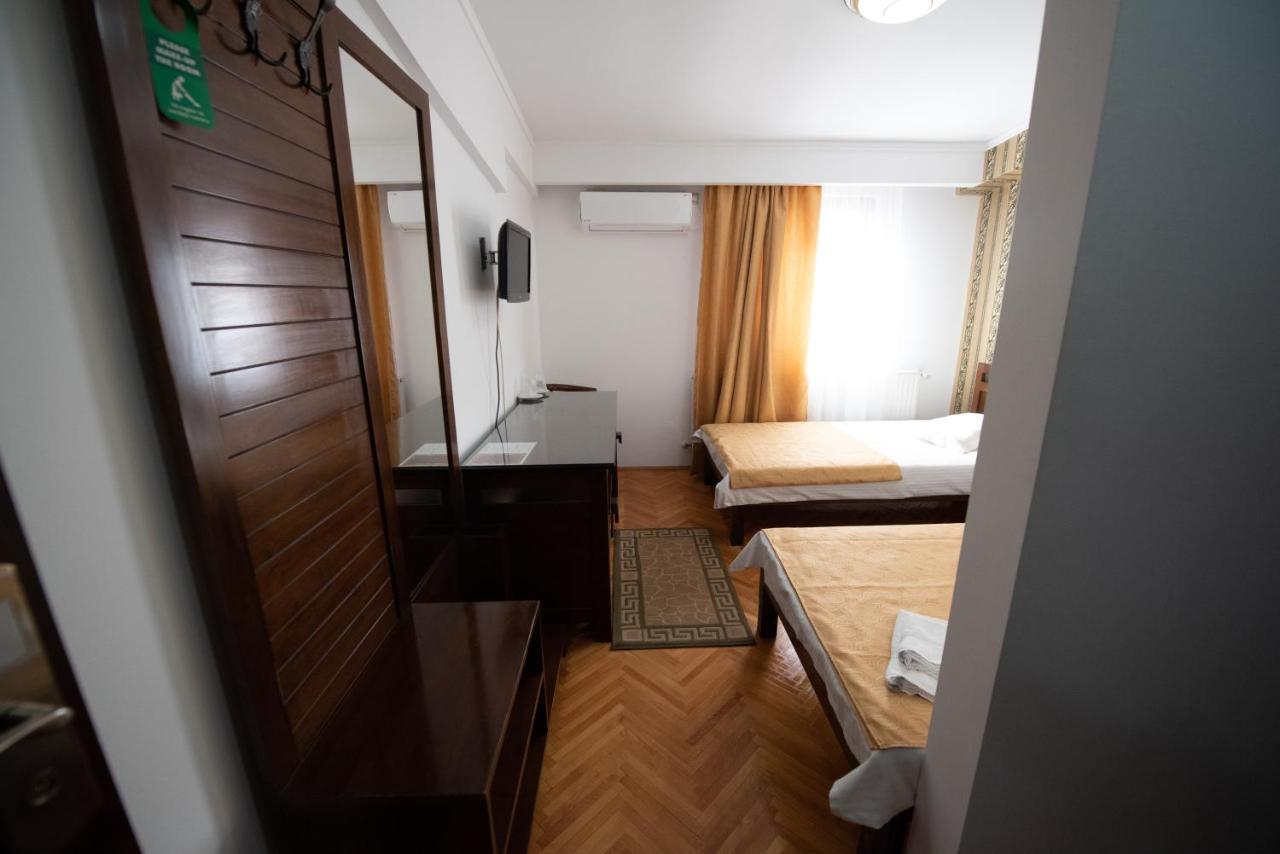 Pension Arena Cluj-Napoca Esterno foto