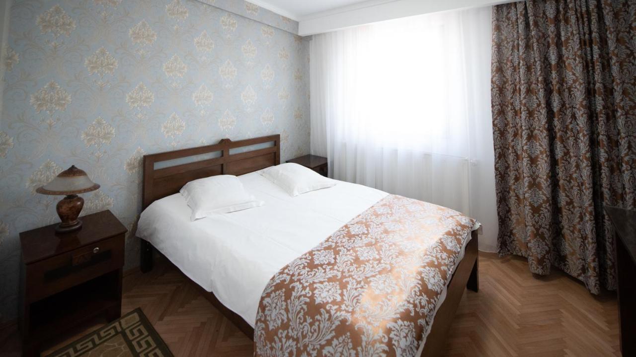 Pension Arena Cluj-Napoca Esterno foto