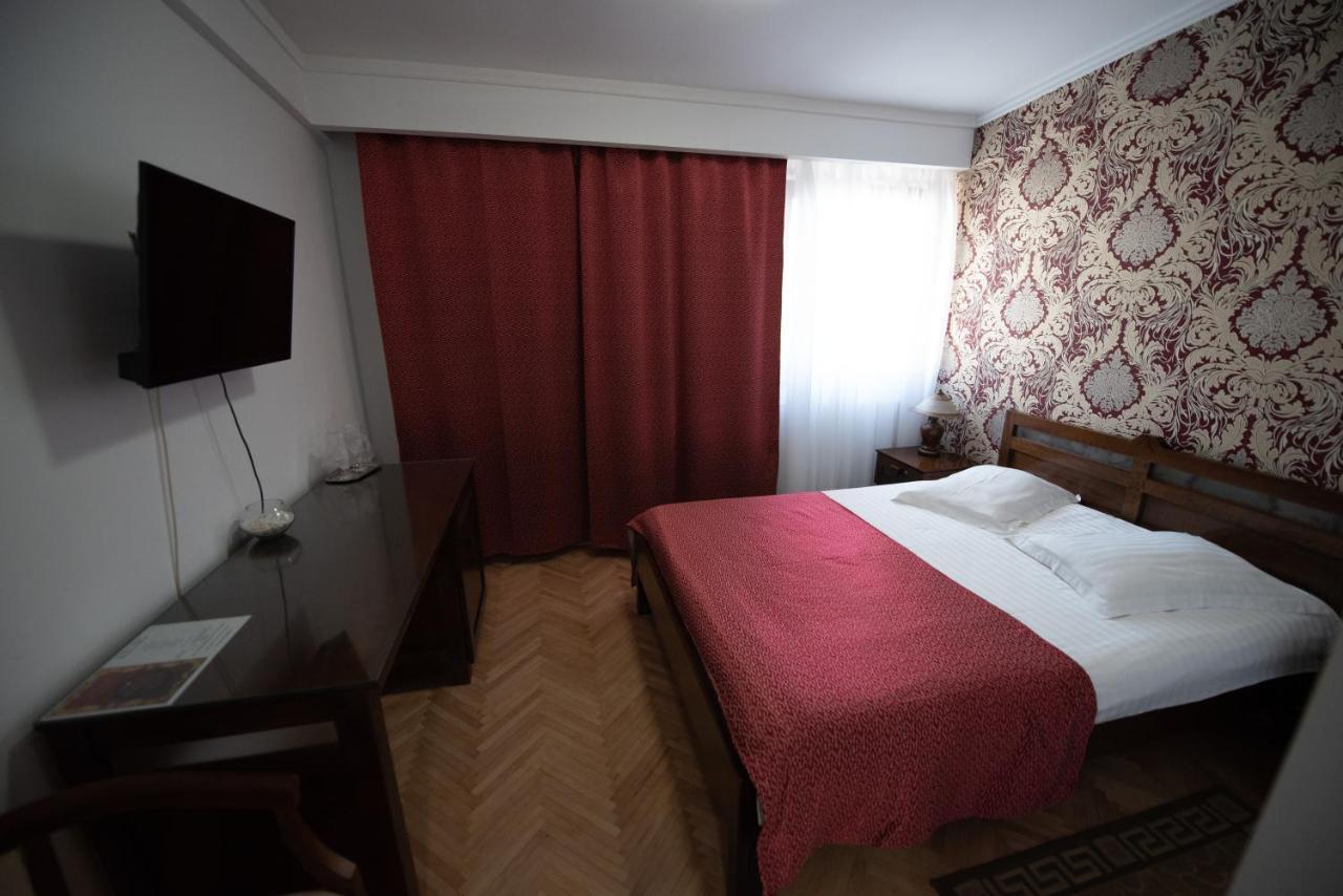 Pension Arena Cluj-Napoca Esterno foto